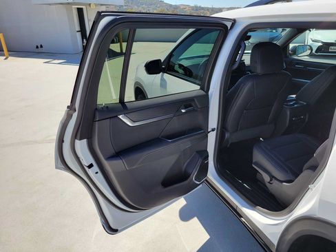 Used 2026 GMC Acadia Elevation w/ Black Edition FWD image 17