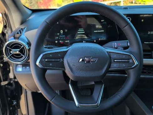 New 2026 Chevrolet Equinox ACTIV w/ Safety and Technology Package image 18