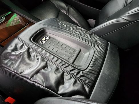 Used 2017 Cadillac Escalade Luxury image 21