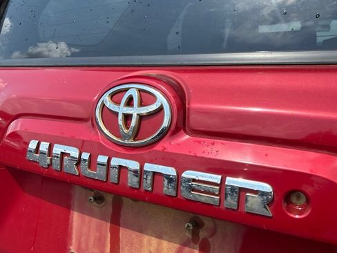 Used 2015 Toyota 4Runner SR5 RWD image 28