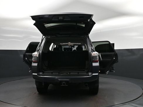 Used 2021 Toyota 4Runner SR5 Premium w/ Moonroof Package RWD image 51