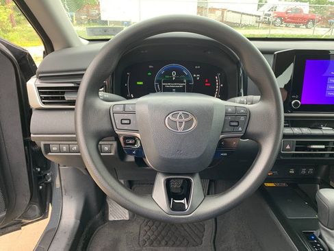 Used 2026 Toyota Camry LE FWD image 26