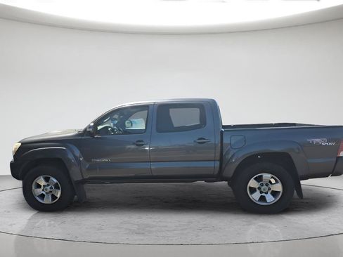 Used 2013 Toyota Tacoma 4x4 Double Cab w/ TRD Sport Pkg image 8