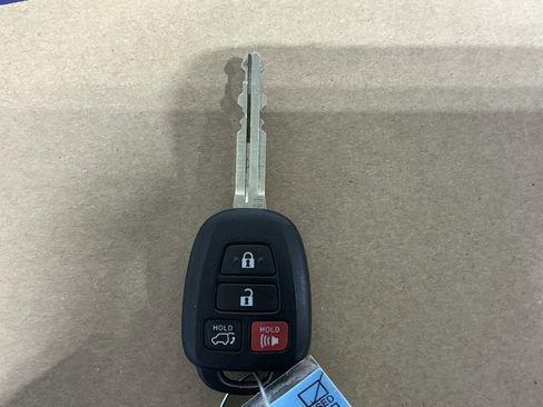 Used 2017 Toyota RAV4 XLE image 20