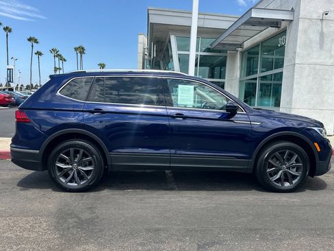 Used 2023 Volkswagen Tiguan SE FWD image 3