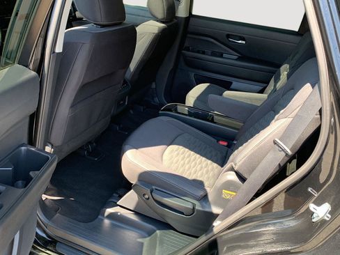 Used 2022 Nissan Pathfinder SV w/ SV Premium Package AWD/4WD image 10
