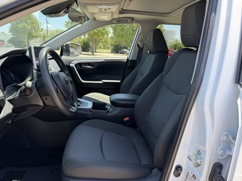 Used 2025 Toyota RAV4 XLE w/ Convenience Package AWD/4WD image 25