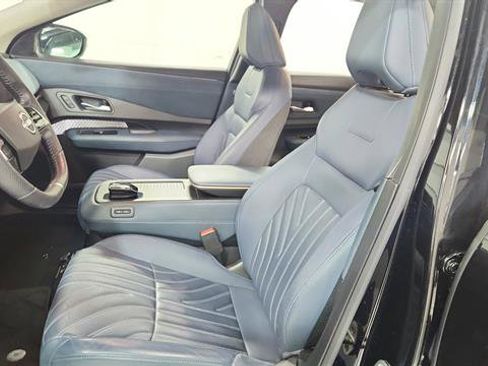 Used 2023 Nissan Ariya image 11