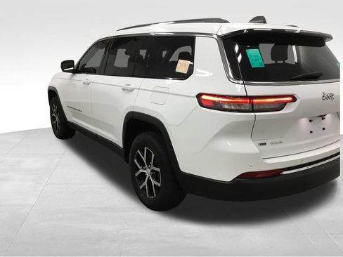 Used 2023 Jeep Grand Cherokee L Limited w/ Trailer Tow Group (B) AWD/4WD image 39