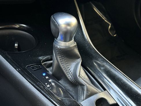 Used 2019 Toyota C-HR Limited FWD image 22