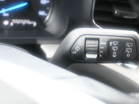 Used 2024 Ford Explorer XLT w/ Equipment Group 202A image 14