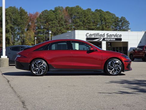 Used 2025 Hyundai Ioniq 6 Limited image 8