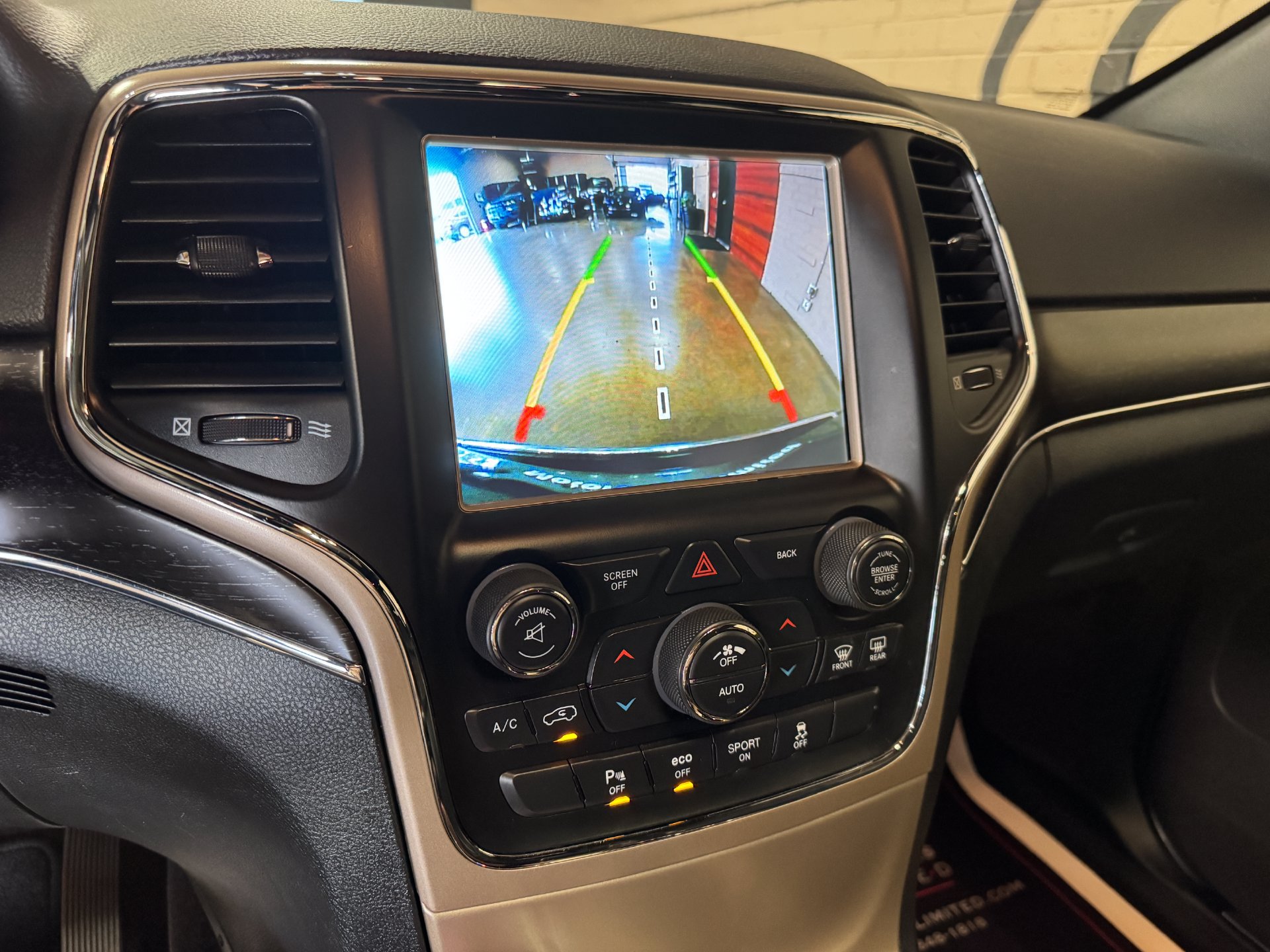 Used 2017 Jeep Grand Cherokee Limited AWD/4WD image 30