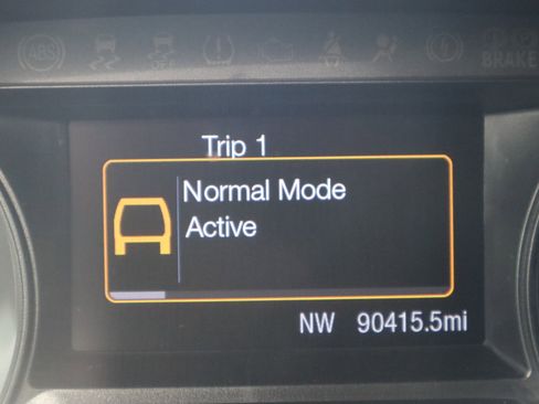 Used 2017 Ford Explorer XLT image 76