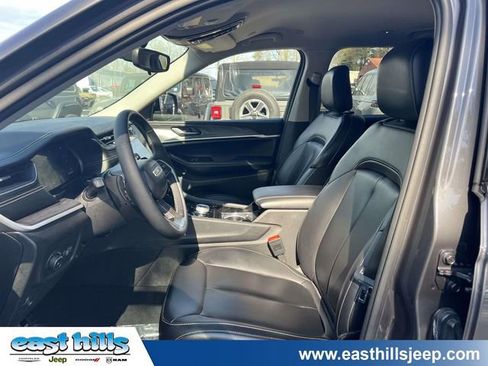 Certified 2023 Jeep Grand Cherokee L Limited AWD/4WD image 14