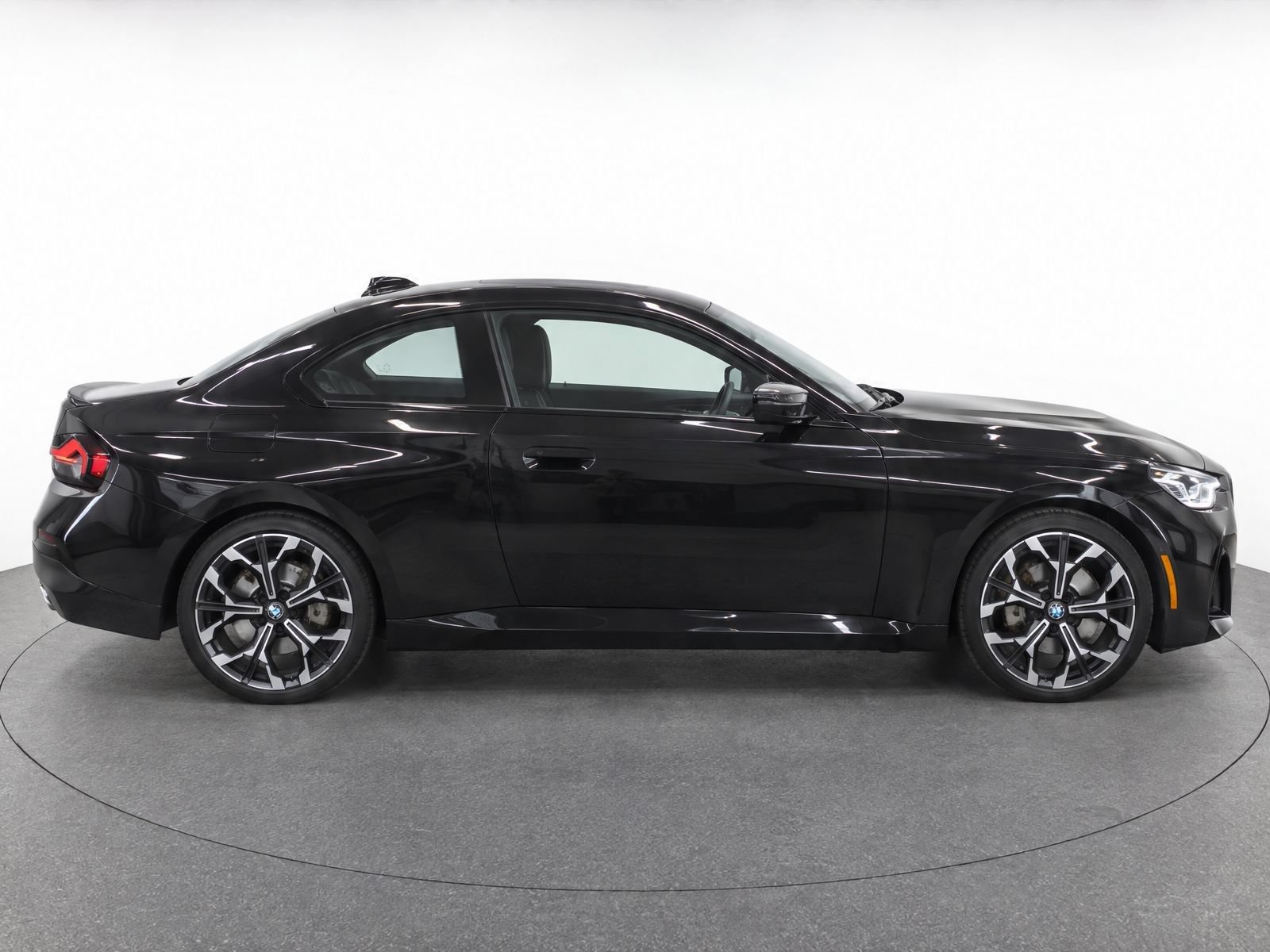 Used 2025 BMW 230i Coupe RWD image 4