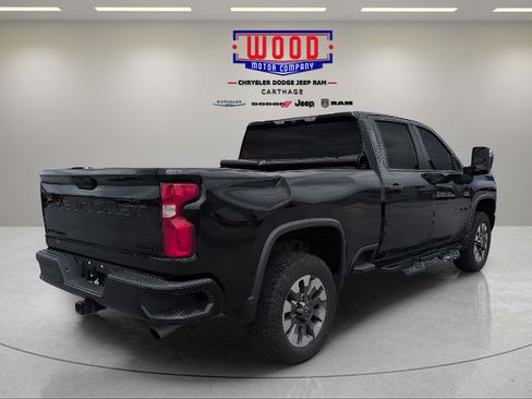 Used 2021 Chevrolet Silverado 2500 Custom w/ Custom Value Package AWD/4WD image 3