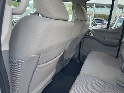 Used 2019 Nissan Frontier SV image 24