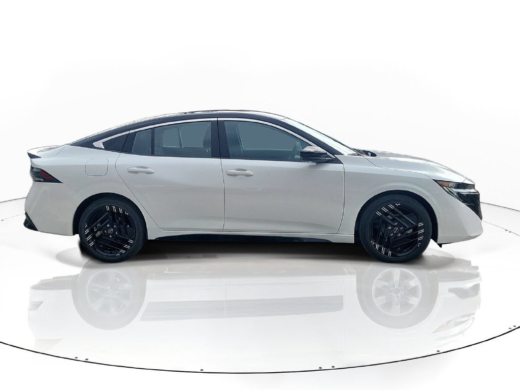 New 2027 Nissan Sentra SR FWD image 5