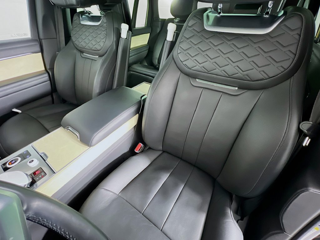 Used 2023 Land Rover Range Rover SV AWD/4WD image 22