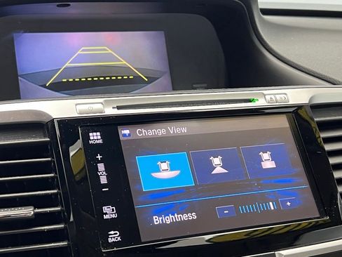 Used 2016 Honda Accord Touring image 16