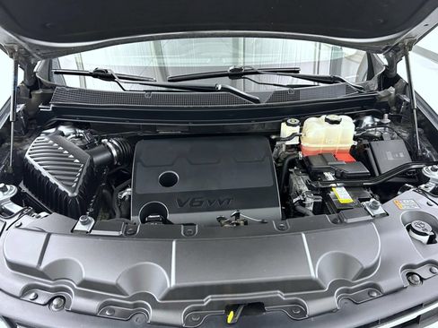 Used 2019 Chevrolet Traverse LT FWD image 24