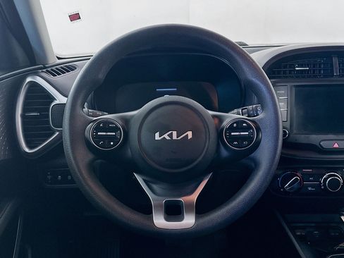 Used 2025 Kia Soul LX w/ LX Technology Package image 18