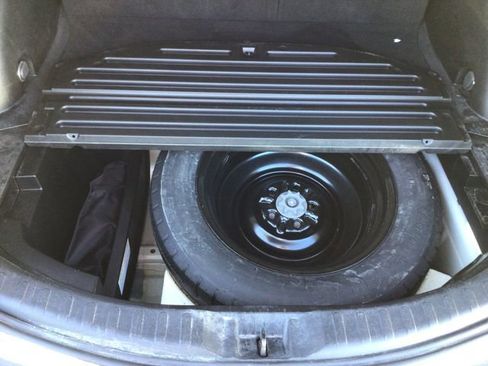 Used 2015 Toyota RAV4 LE image 31