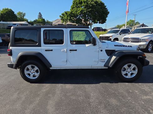 Used 2019 Jeep Wrangler Unlimited Sport S AWD/4WD image 2