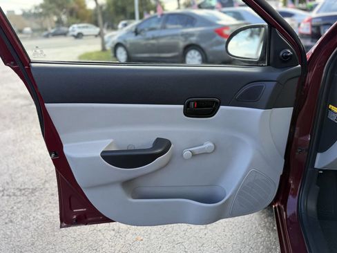 Used 2009 Hyundai Accent GLS w/ Popular Equipment Pkg 5 image 10