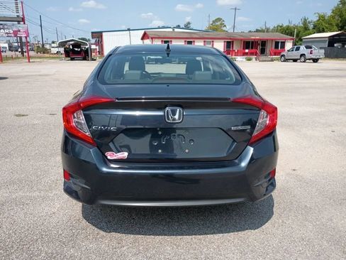 Used 2016 Honda Civic Touring image 4