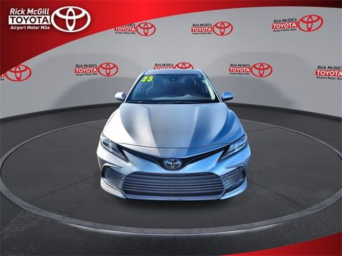 Used 2023 Toyota Camry LE image 3