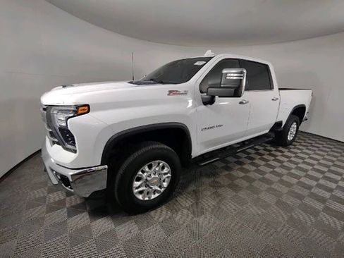 Used 2024 Chevrolet Silverado 2500 LTZ w/ LTZ Plus Package AWD/4WD image 5
