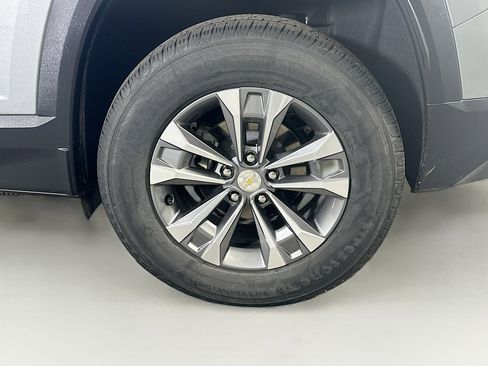 Used 2025 Chevrolet Equinox LT FWD image 11
