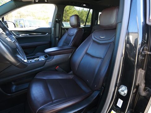 Used 2021 Cadillac XT6 Premium Luxury image 27