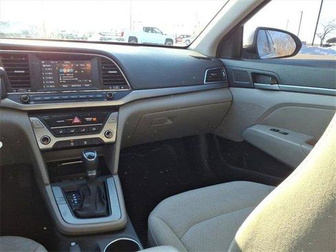 Used 2017 Hyundai Elantra SE image 10