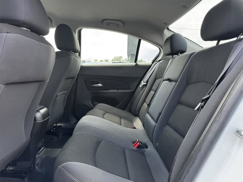 Used 2015 Chevrolet Cruze LT FWD image 19