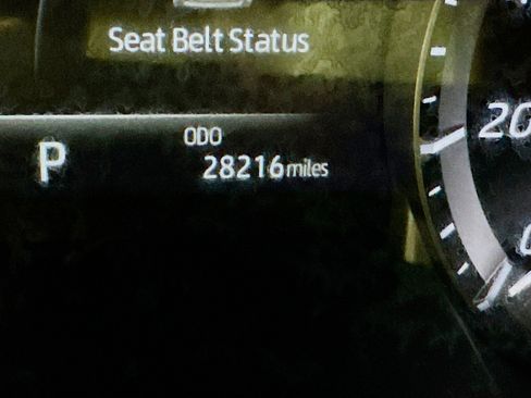 Used 2023 Toyota Highlander XLE image 18