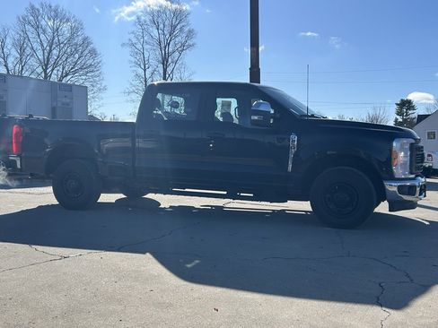 Used 2023 Ford F250 XL w/ XL Chrome Package image 5