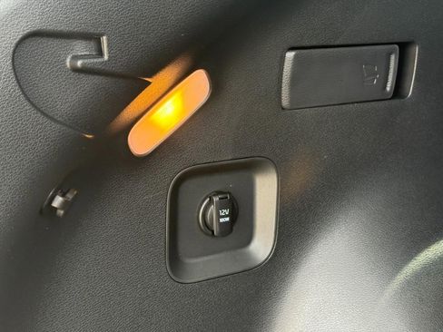 Used 2025 Kia Sportage LX image 18