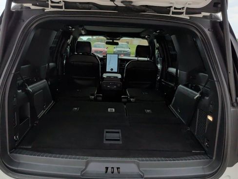 Used 2022 Ford Expedition Platinum RWD image 47