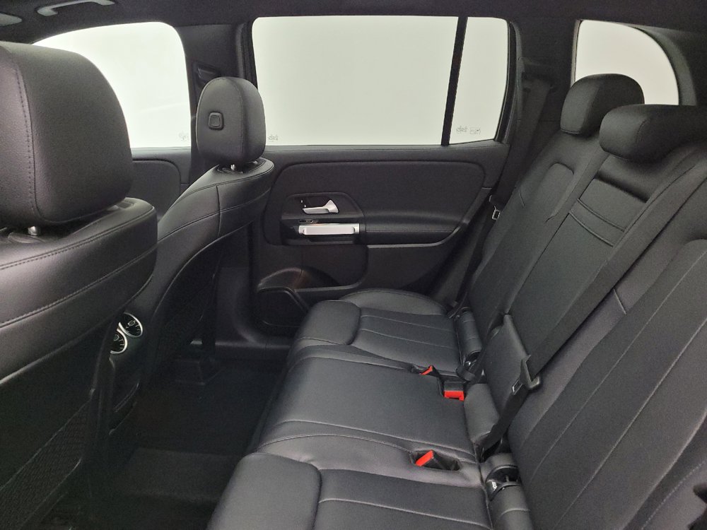 Used 2020 Mercedes-Benz GLB 250 4MATIC w/ Premium Package image 18