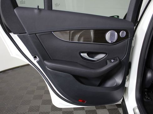 Used 2016 Mercedes-Benz GLC 300 4MATIC image 30