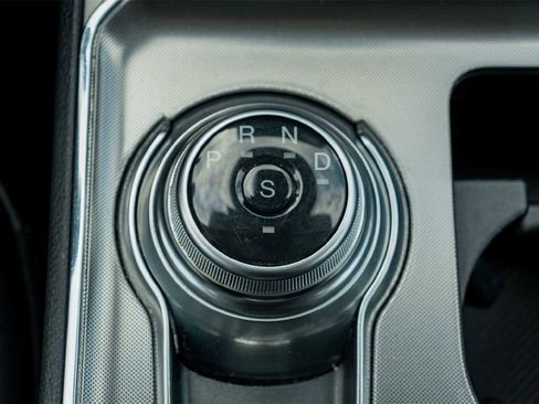 Used 2022 Ford Edge SEL w/ Convenience Package image 17