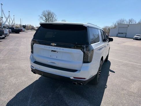 Used 2025 Chevrolet Suburban High Country AWD/4WD image 13