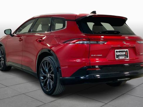 Used 2025 Toyota Crown Signia w/ Advanced Technology Package image 11