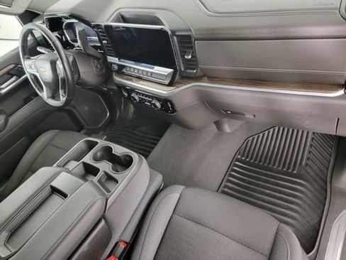 Used 2022 Chevrolet Silverado 1500 LT AWD/4WD image 19