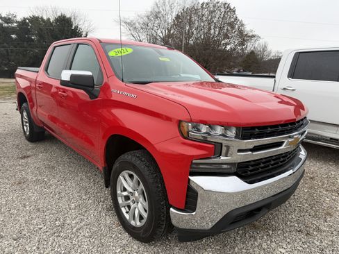 Used 2021 Chevrolet Silverado 1500 LT image 2