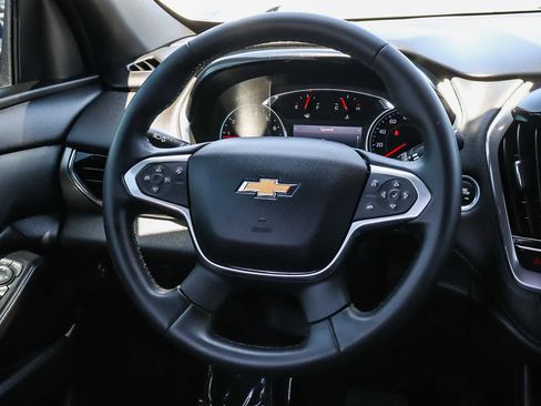 Used 2023 Chevrolet Traverse LT FWD image 18