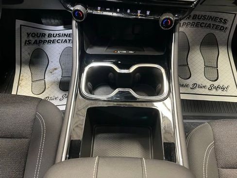 Used 2025 Chevrolet Traverse LT w/ Sun and Wheel Package image 20